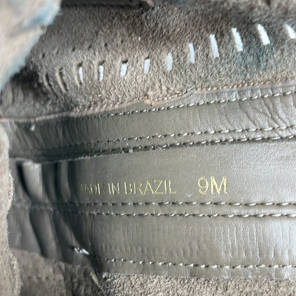 Vince Camuto Suede Laser Cut Ankle Booties Grey Wooden Heel Perforated Size 9 - Picture 14 of 16